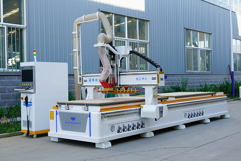 雙工位直排換刀加工中心 雙工位直排換刀加工中心