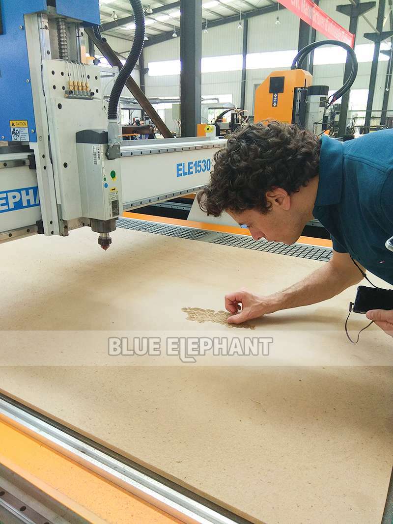 數(shù)控開料機