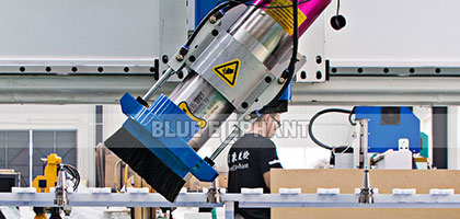 櫥柜開(kāi)料機(jī)和雕刻機(jī)有什么區(qū)別