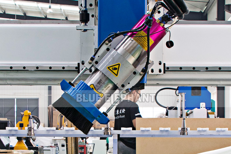 櫥柜開料機和雕刻機有什么區(qū)別 櫥柜開料機和雕刻機有什么區(qū)別